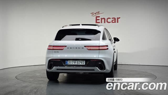 Genesis GV70, 2021 4