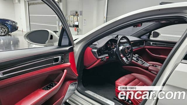 Porsche Panamera (971), 2019 10