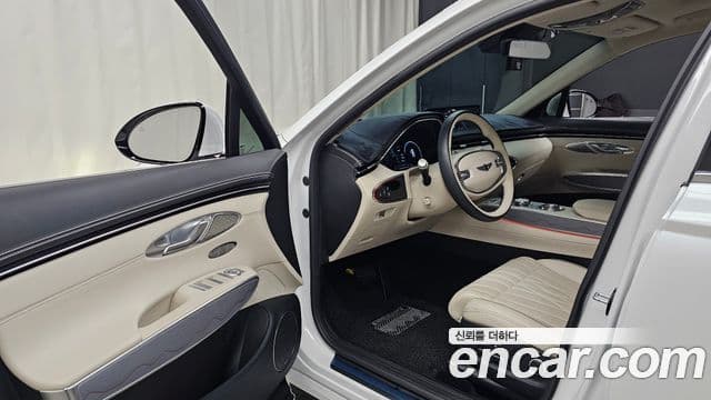 Genesis GV70, 2024 10