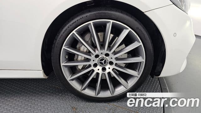 Mercedes-Benz E-класс W213 AMG Line, 2020 все фото