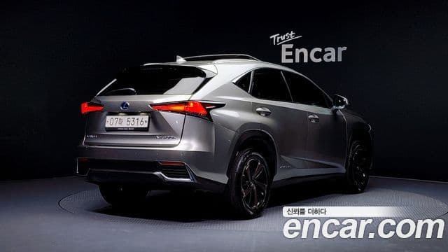 Lexus NX300h Executive, 2018 2
