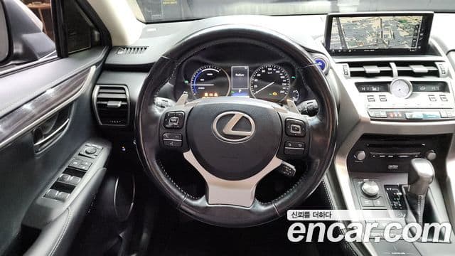 Lexus NX300h Executive, 2018 13