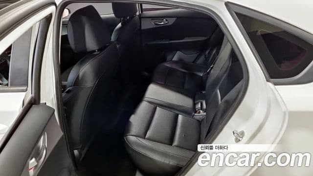 Kia The / новый New K3 2세대 Trendy, 2022 11