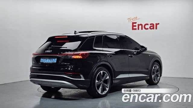 Audi Q4 e-Tron (F4) Premium, 2022 2