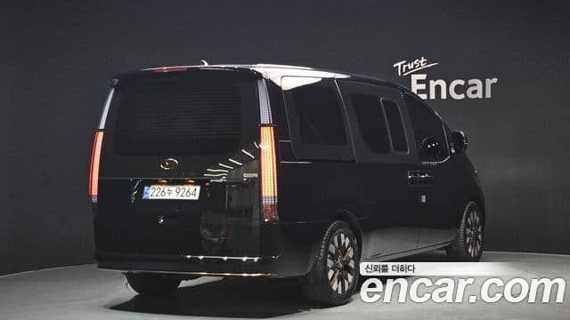 Hyundai Staria Inspiration, 2023 2