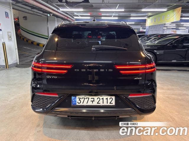 Genesis GV70, 2021 4