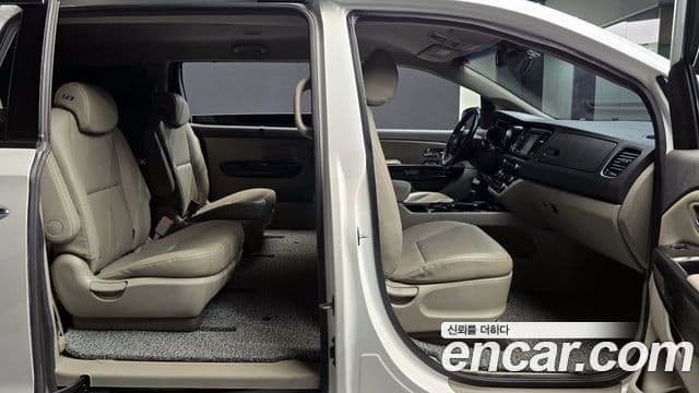 Kia All New Carnival Prestige, 2017 10