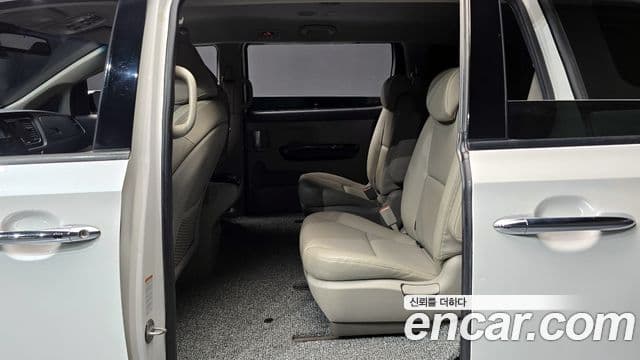 Kia All New Carnival Prestige, 2017 12