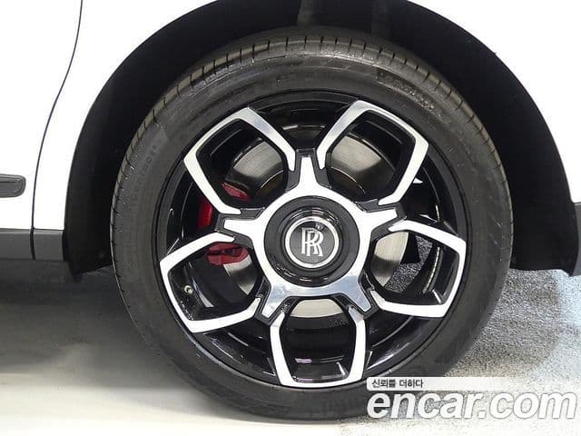 Rolls-Royce Cullinan 6.7 V12 чёрный эмблема, badge, 2021 4