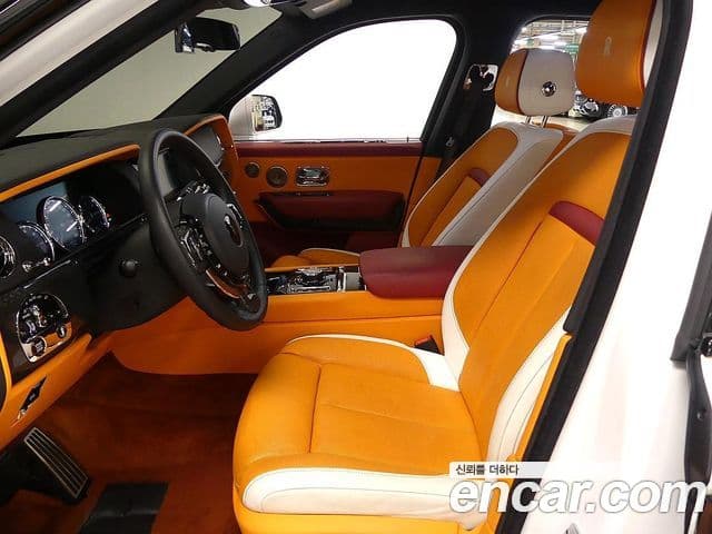 Rolls-Royce Cullinan 6.7 V12 чёрный эмблема, badge, 2021 9