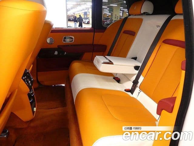 Rolls-Royce Cullinan 6.7 V12 чёрный эмблема, badge, 2021 10