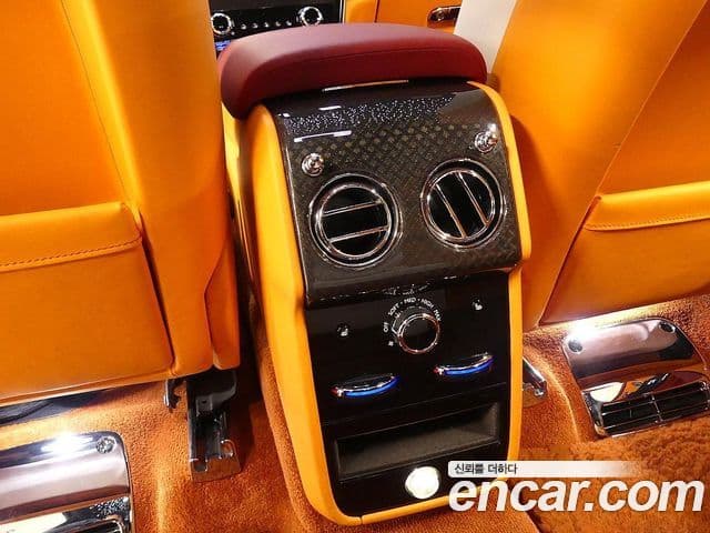 Rolls-Royce Cullinan 6.7 V12 чёрный эмблема, badge, 2021 16