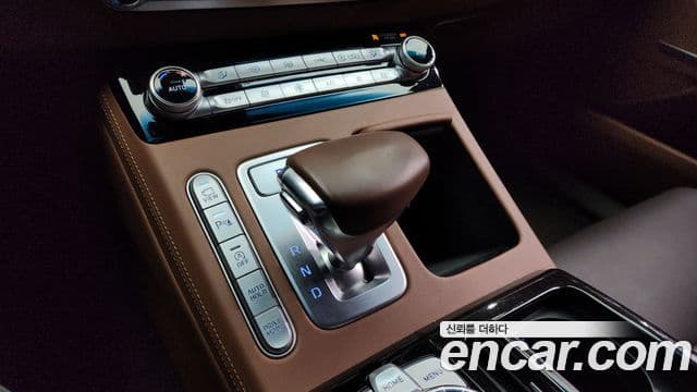 Genesis G90 Premium Luxury, 2021 9