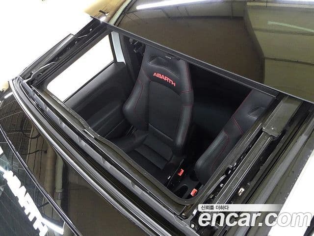 Fiat 500 Abarth, 2020 10