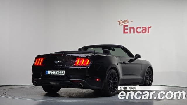 Ford Mustang кабриолет, 2022 2