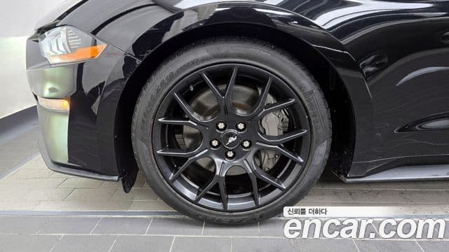 Ford Mustang кабриолет, 2022 все фото