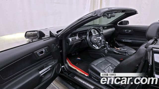 Ford Mustang кабриолет, 2022 10