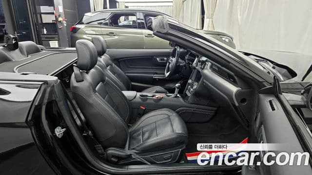 Ford Mustang кабриолет, 2022 11