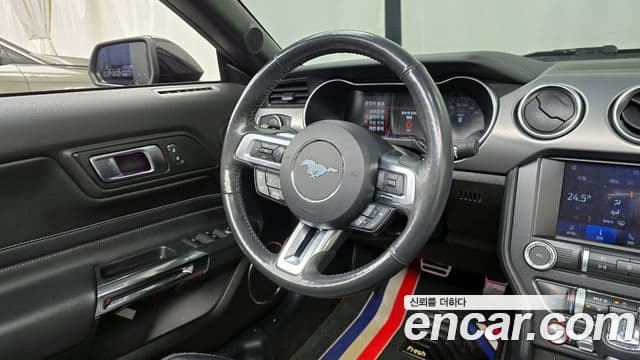 Ford Mustang кабриолет, 2022 13