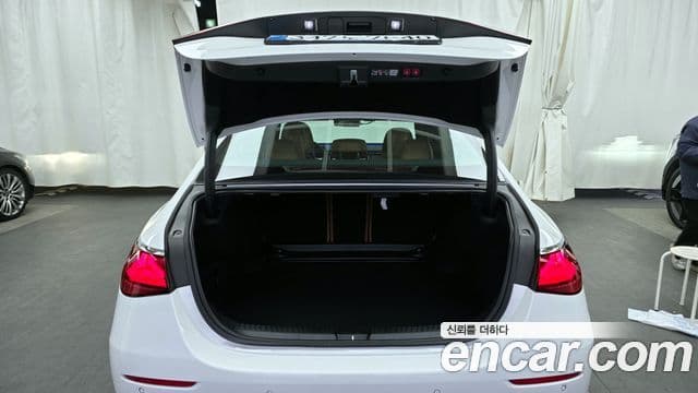 Mercedes-Benz E-класс W214 Exclusive, 2026 20