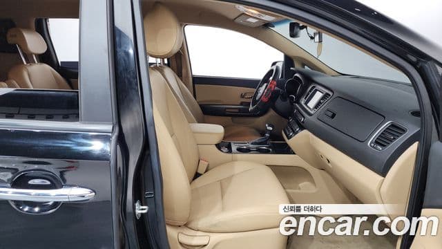 Kia The / новый New Carnival Luxury, 2019 11