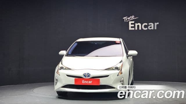 Toyota 프리우스 4세대 1.8 E, 2016 3