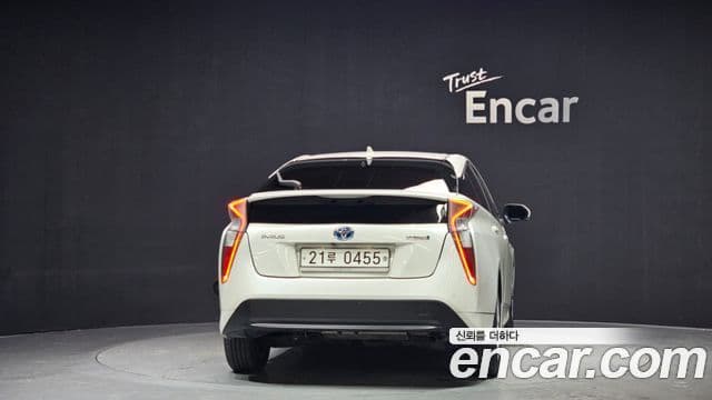 Toyota 프리우스 4세대 1.8 E, 2016 4