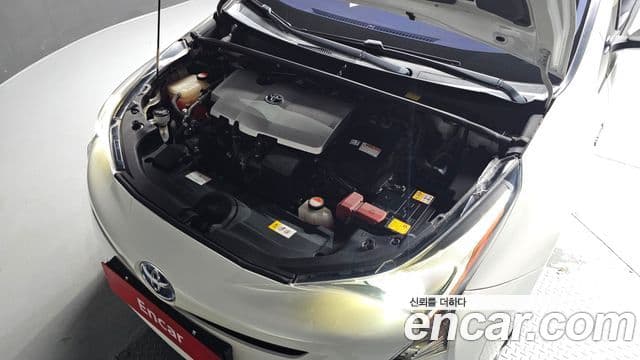Toyota 프리우스 4세대 1.8 E, 2016 6