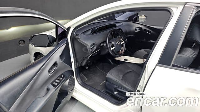 Toyota 프리우스 4세대 1.8 E, 2016 10