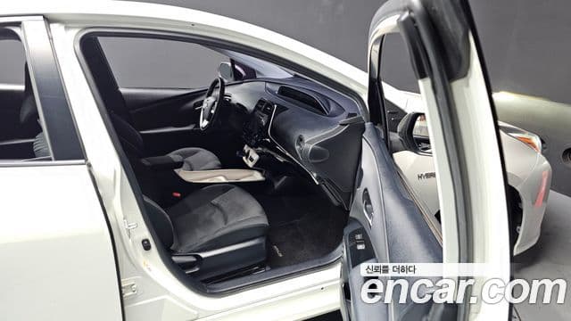 Toyota 프리우스 4세대 1.8 E, 2016 11