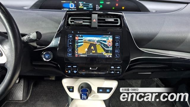 Toyota 프리우스 4세대 1.8 E, 2016 14