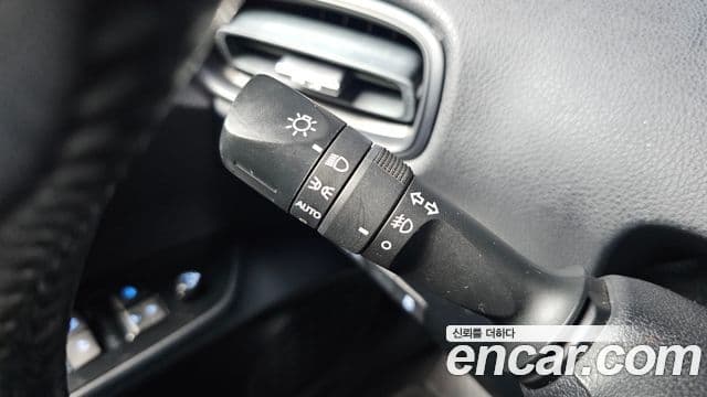 Toyota 프리우스 4세대 1.8 E, 2016 19