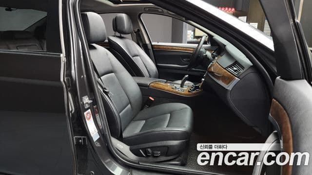 BMW 5시리즈 (F10), 2010 11