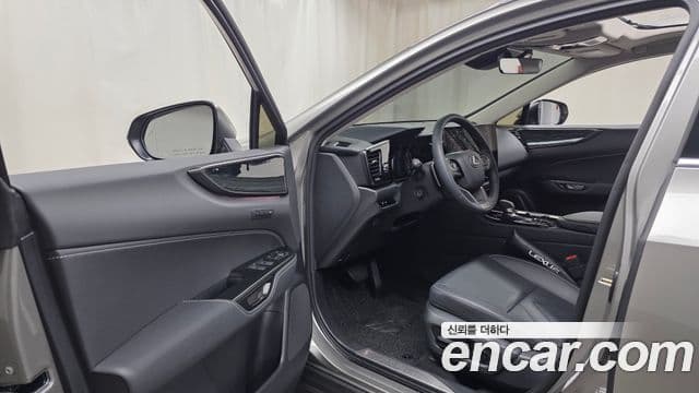 Lexus NX350h 2세대 Premium, 2025 10