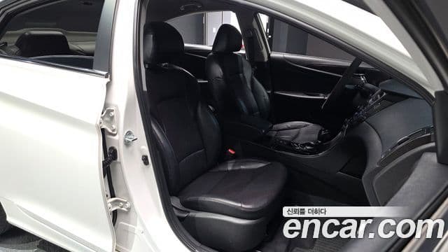 Hyundai Sonata The / новый 브릴리언트 LPI Smart(для людей с инвалидностью), 2014 10