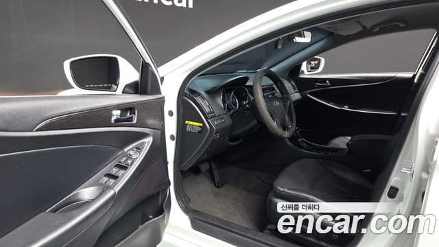 Hyundai Sonata The / новый 브릴리언트 LPI Smart(для людей с инвалидностью), 2014 11