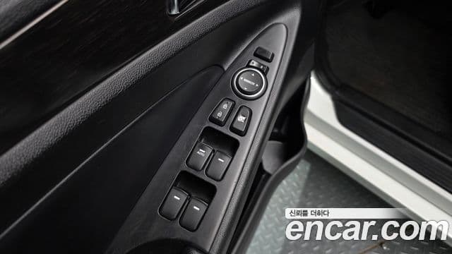 Hyundai Sonata The / новый 브릴리언트 LPI Smart(для людей с инвалидностью), 2014 16