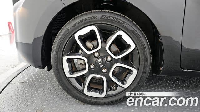 Kia The / новый New Ray Signature, 2021 все фото