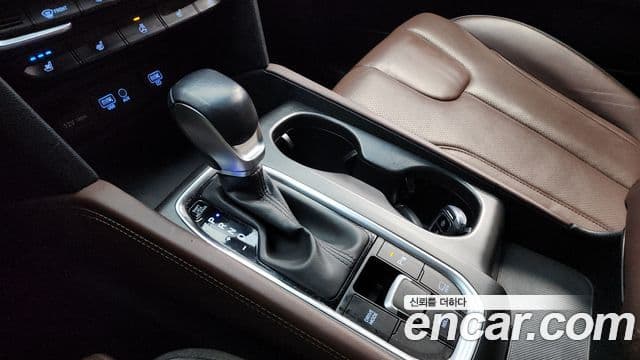 Hyundai Santa Fe TM Inspiration, 2019 9