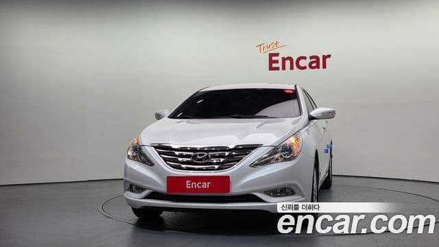 Hyundai YF Sonata чёрный, 2011 3