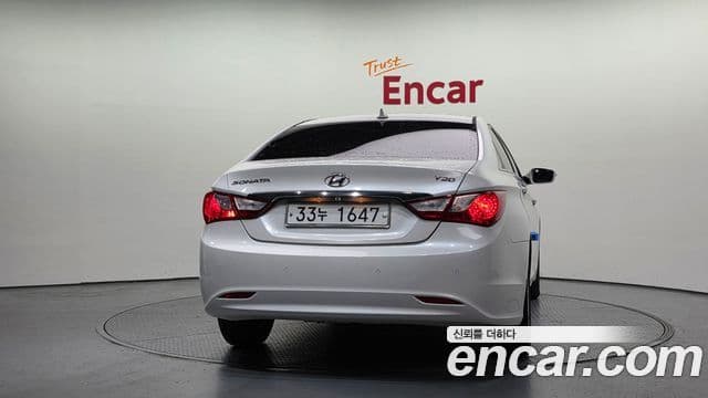 Hyundai YF Sonata чёрный, 2011 4