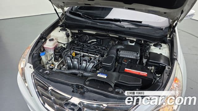 Hyundai YF Sonata чёрный, 2011 6