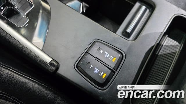 Hyundai YF Sonata чёрный, 2011 17