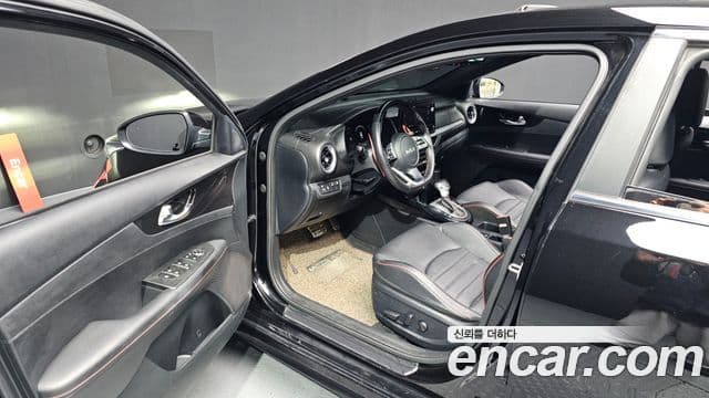 Kia The / новый New K3 2세대 Signature, 2023 10