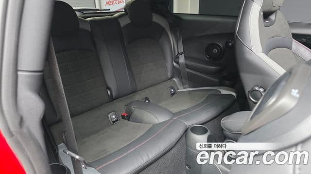 Mini Cooper S 3세대, 2023 12