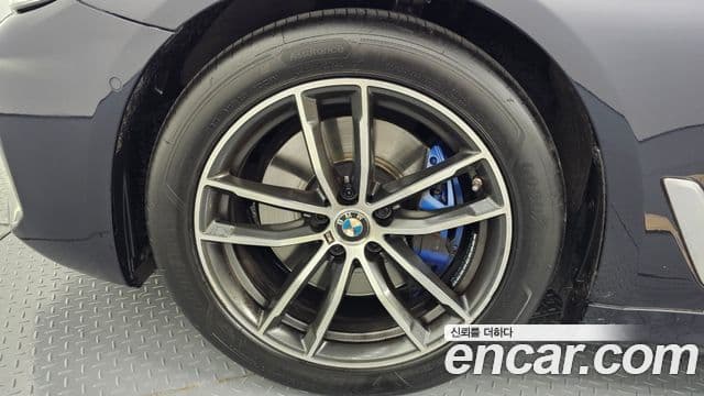BMW 5시리즈 (G30) 520i M Sport, 2022 все фото