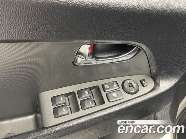 Kia Sportage R люксовая версия, 2013 17