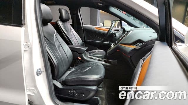 Lincoln MKC, 2019 11