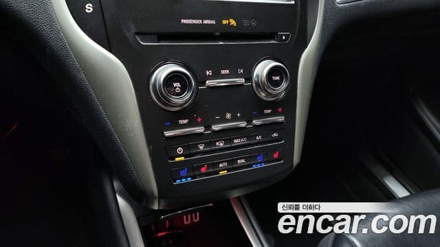 Lincoln MKC, 2019 18