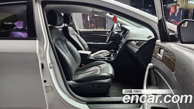 Hyundai LF Sonata 2.0 Smart, 2015 10